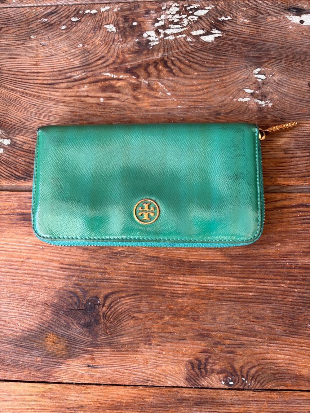 Tory Burch Long Wallet Lime Green
Zips Nicely